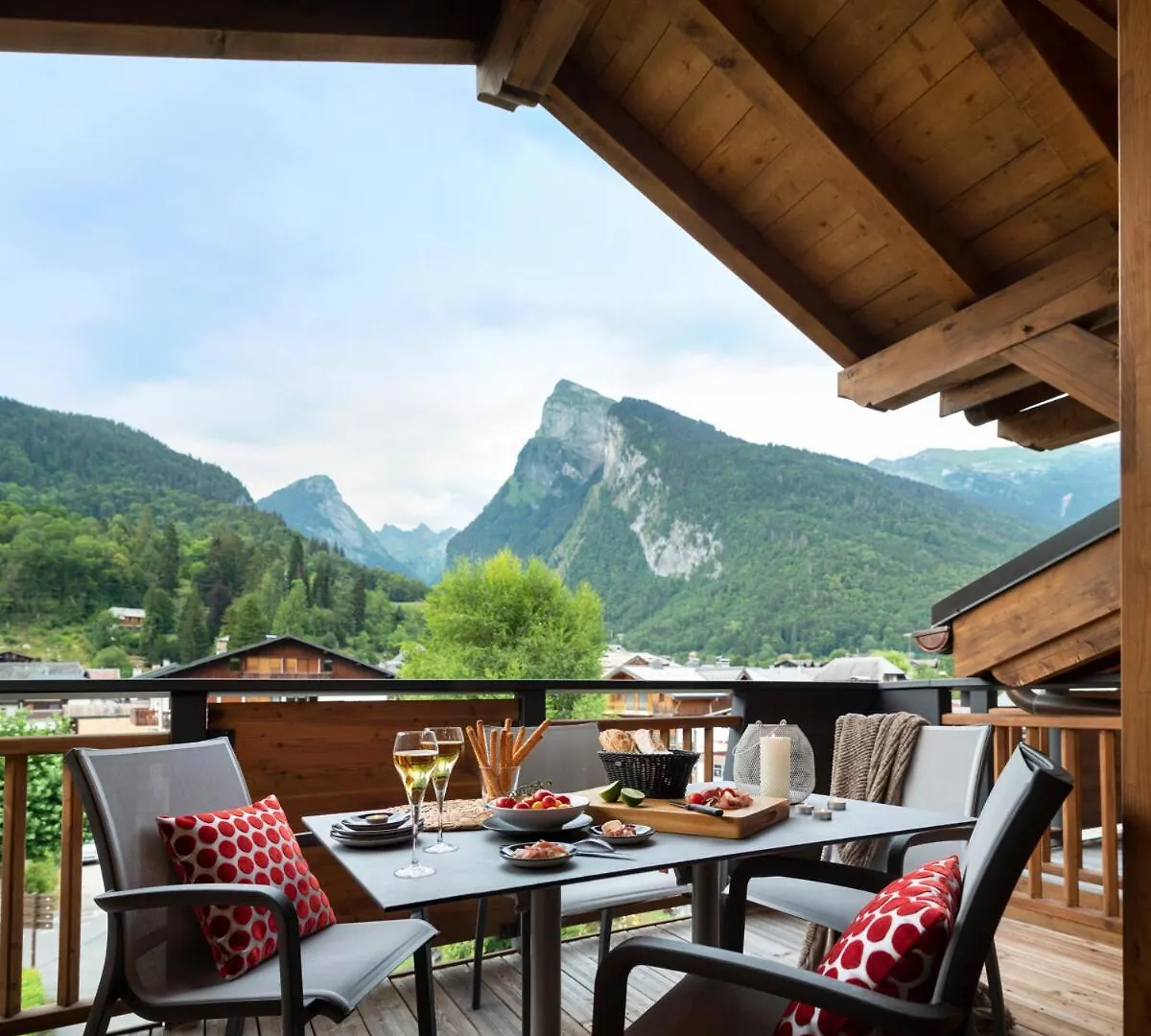 Mgm Hotels & Residences - Hotel Les Suites D'Alexane Samoens