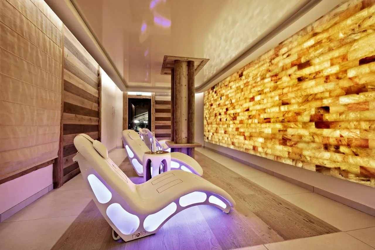Mgm Hotels & Residences - Hotel Les Suites D'Alexane Samoens 4*,  France